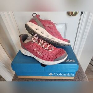 Womens Pink Columbia Sneakers/Tennis Shoes Size 8 EUC